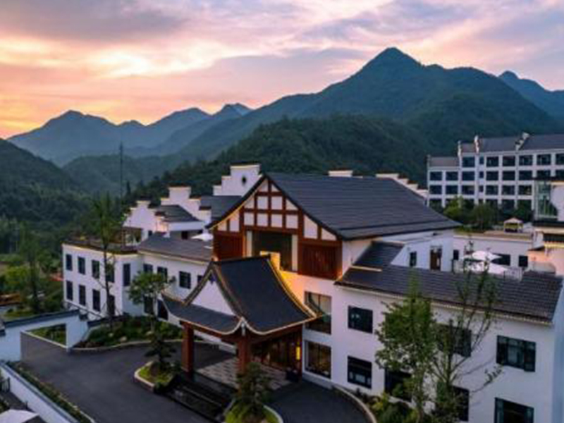 罗家源君澜温泉度假酒店
